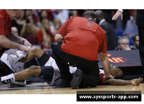 NCAA球员骨折：体育伤痛与安全意识的探讨